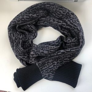 Henri Bendle scarf
